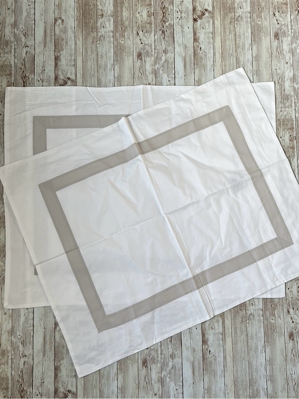 NWOT The Hotel Collection 2 Std Shams 21" x 28" White Gray Boarder 100% Cotton